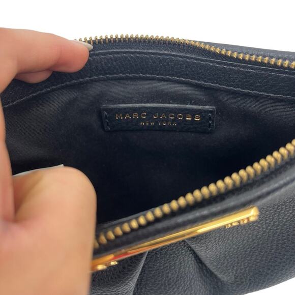 MARC JACOBS NEW YORK Shoulder Bag Black Ruched Leather Adjustable Strap Zipper - Picture 6 of 10